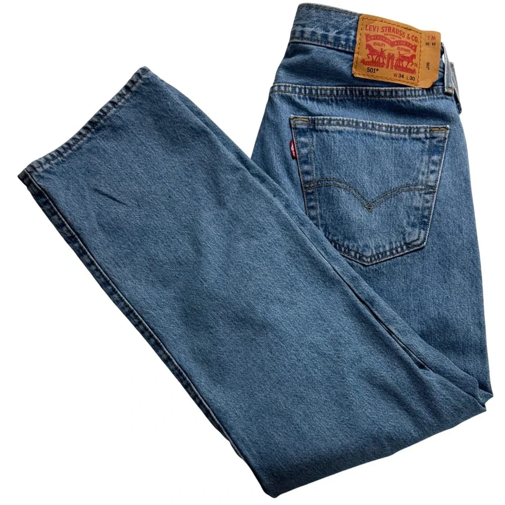 Levis 501 Original Fit Jeans Mens 34x30 Medium Wash Blue Button Fly